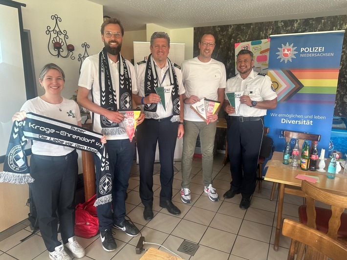 POL-OLD: Gemeinsam gegen Diskriminierung und Antisemitismus im Sport: Präventionsprojekt im Rahmen der 4. Europäischen Polizeimeisterschaft im Frauenfußball