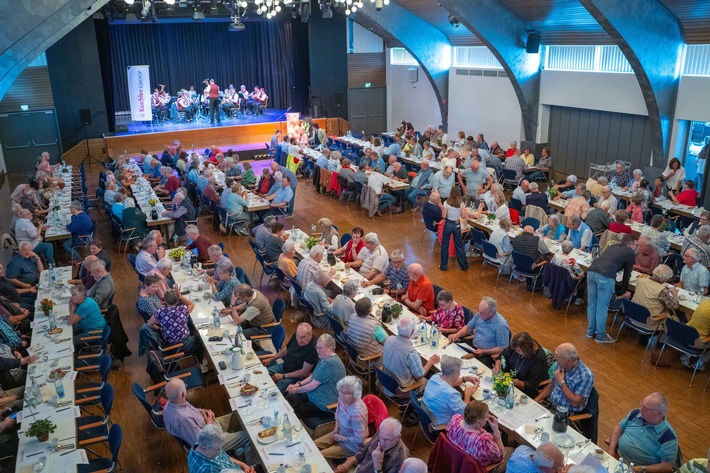 Former Employees Celebrate Reunion at Traditional Koehler Group Retiree Party