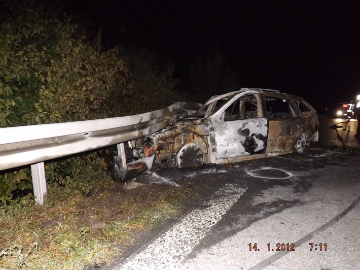 POL-MS: Auto brennt auf der A 43 aus - Verdächtiger schläft in Pferdeanhänger
