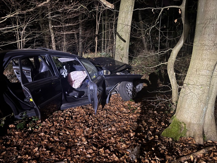 POL-DU: Polizei nimmt drei mutmaßliche Trickdiebe nach Verfolgungsfahrt fest