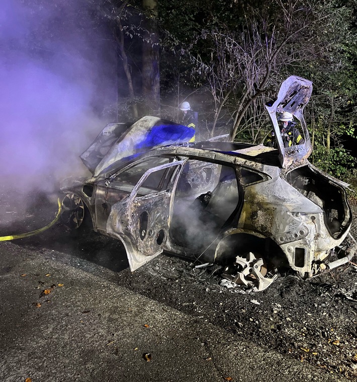 POL-HX: Auto bei Firmeneinbruch gestohlen und dann angezündet