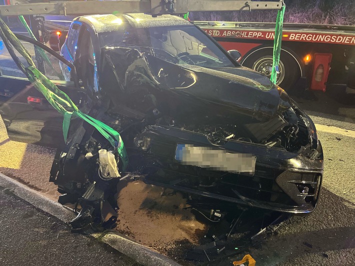 POL-RBK: Overath - Ein Leichtverletzter bei Alleinunfall am frühen Morgen