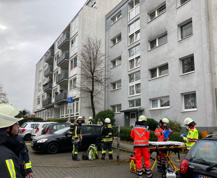 FW-EN: Ausgelöster Heimrauchmelder - Mieterin aus verrauchter Wohnung gerettet