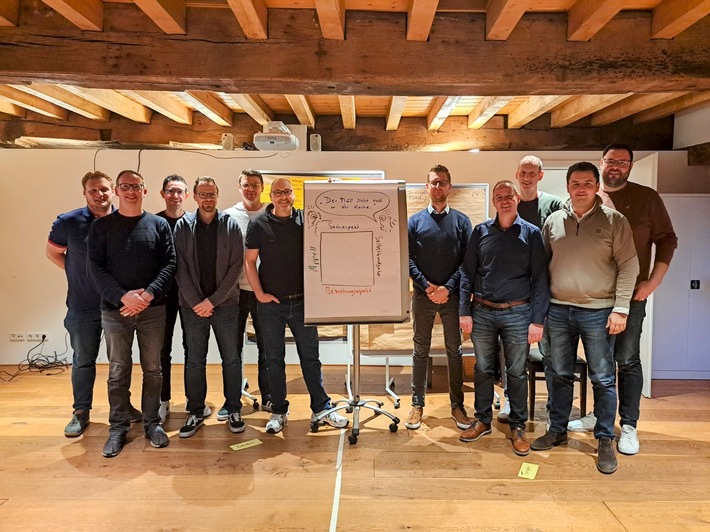 FW-KLE: Freiwillige Feuerwehr Bedburg-Hau setzt auf moderne Menschenführung - Zukunftsorientiertes Training stärkt Kommunikation und Teamkultur