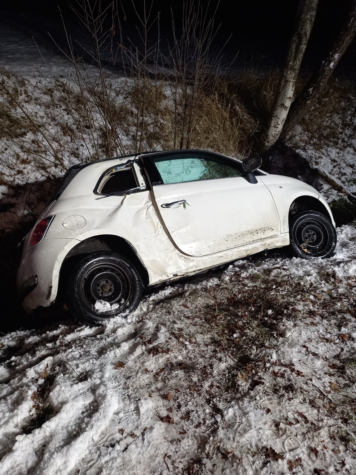 FW-OLL: Verkehrsunfall mit eingeklemmter Person in Achternmeer