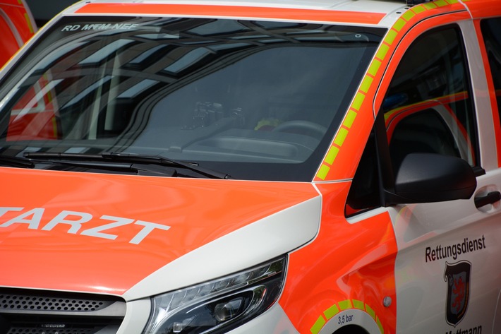 POL-ME: 7-jähriger Rollerfahrer schwer verletzt - 2604110