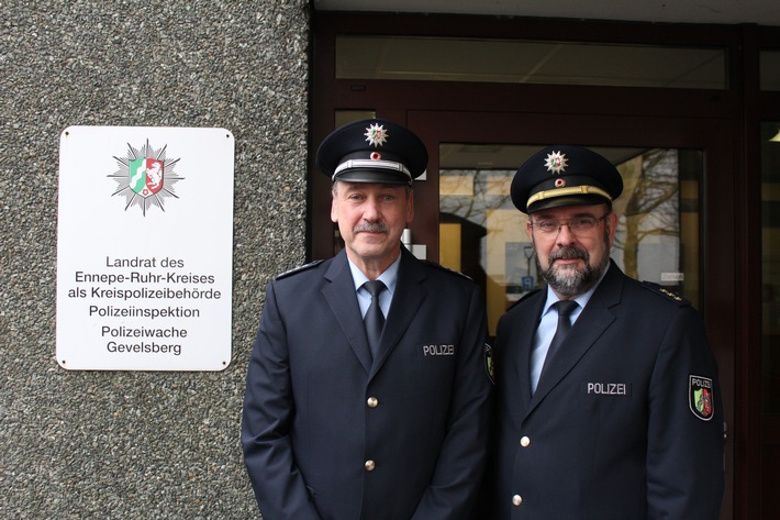 POL-EN: Gevelsberg- Neues Gesicht bei der Polizeiwache in Gevelsberg- Klaus Szernus übernimmt die Leitung des Bezirks- und Schwerpunktdienstes