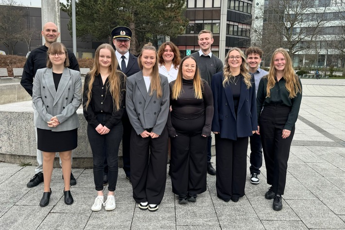 HZA-A: Start in ein spannendes und sicheres Berufsleben beim Hauptzollamt Augsburg / Willkommen im "Team für mehr Gerechtigkeit in Deutschland"