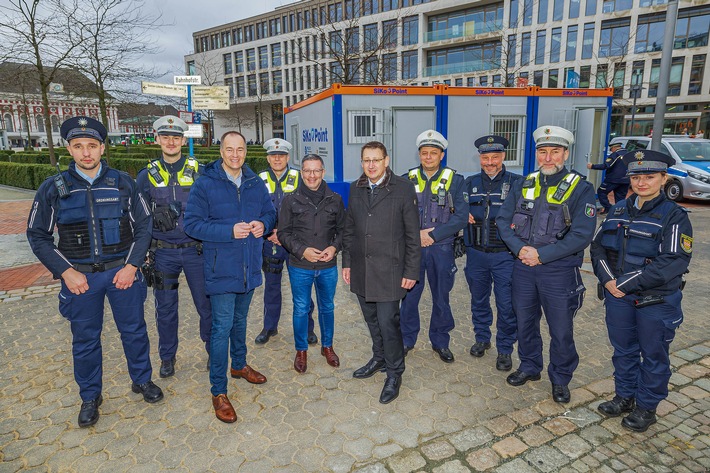 POL-HAM: Gemeinsame Pressemitteilung der Polizei Hamm und Stadt Hamm: Sicherheitskooperation geht in die nächste Phase - Polizei und Stadt eröffnen SiKo-Point-Containeranlage im Bahnhofsquartier
