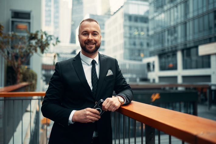 Sandro J. Stadelmann startet Buchprojekt: "Investieren in Dubai"