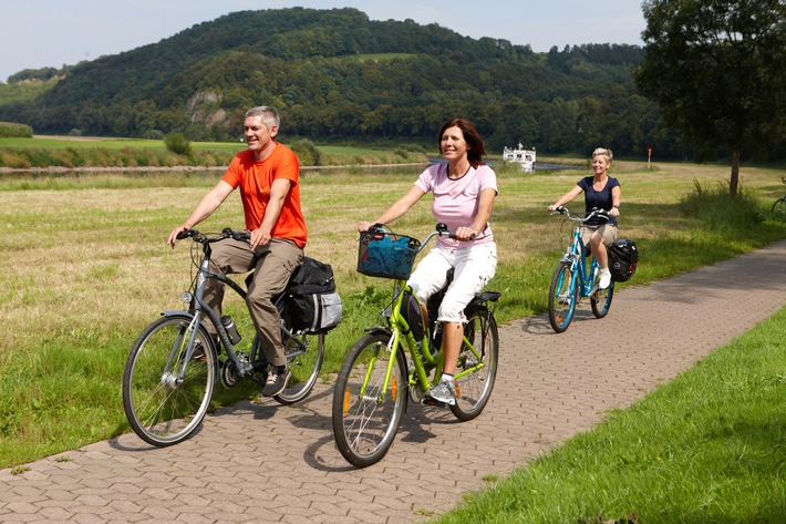 Tourenplaner für den Weser-Radweg für die Saison 2018 aufgelegt / Weser-Radweg Infozentrale Kooperation veröffentlicht Neuauflage des beliebten kostenfreien Serviceheftes