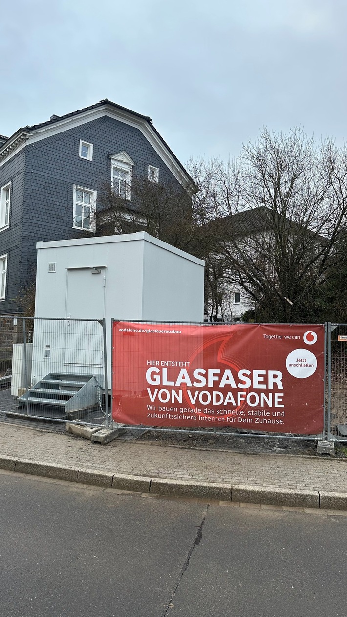 Gigabit-schnelles Internet für bis zu 13.000 Haushalte und Unternehmen:  Glasfaser-Ausbau in Gummersbach schreitet voran
