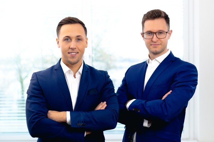 Artem Axt und Chris Möck (Fotograf: Thomas Jankowski) / Weiterer Text über ots und www.presseportal.de/nr/181845 / Die Verwendung dieses Bildes für redaktionelle Zwecke ist unter Beachtung aller mitgeteilten Nutzungsbedingungen zulässig und dann auch honorarfrei. Veröffentlichung ausschließlich mit Bildrechte-Hinweis.