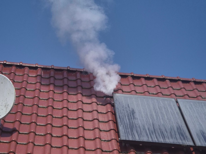 FW-AUR: Feuer an Solarmodul vermutet