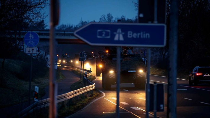 Bundeswehrkonvoi auf Straßen in Nordrhein-Westfalen, Niedersachsen und Sachsen-Anhalt