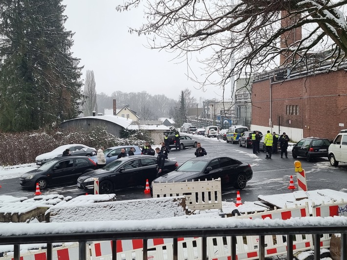 POL-RBK: Burscheid - Ergebnis einer groß angelegten Verkehrskontrolle des Verkehrsdienstes