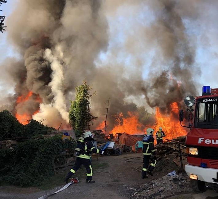 POL-PDPS: Brand auf Wochenendgrundstück