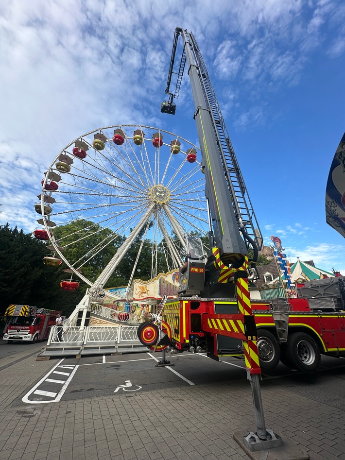 FW Weinheim: Sicher auch auf 40 Meter Höhe