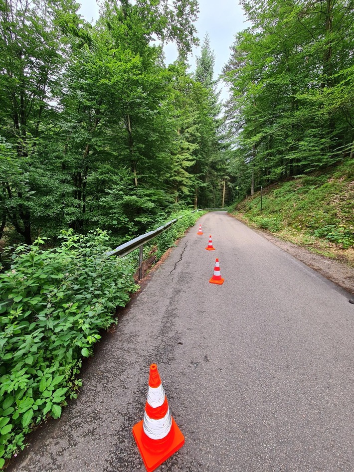 POL-PDNW: Witterungsbedingte Straßensperrung der Kreisstraße 13