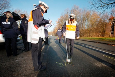 POL-REK: Fahrradfahrerin gestürzt/ Bedburg