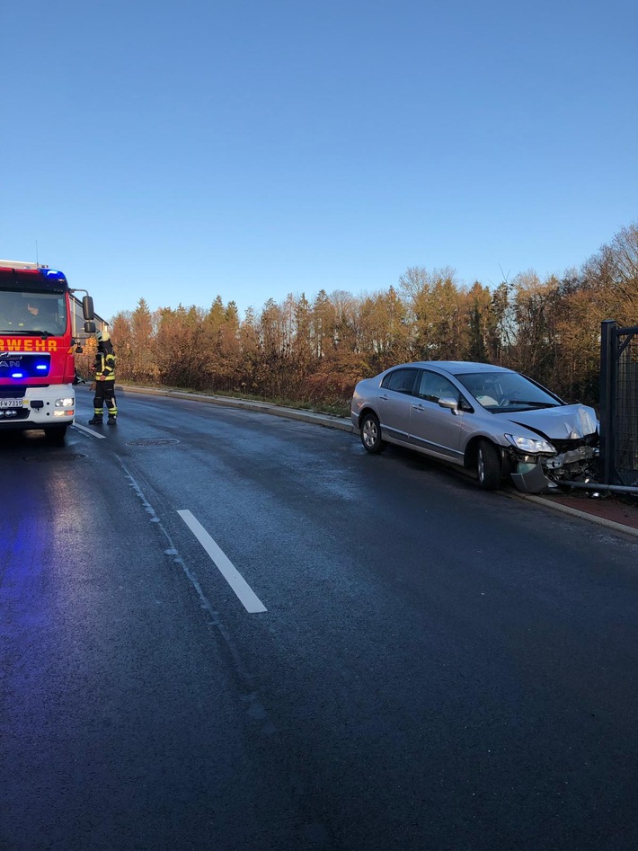 FW-EN: Mehrere Einsätze durch Verkehrsunfälle und Ölspuren