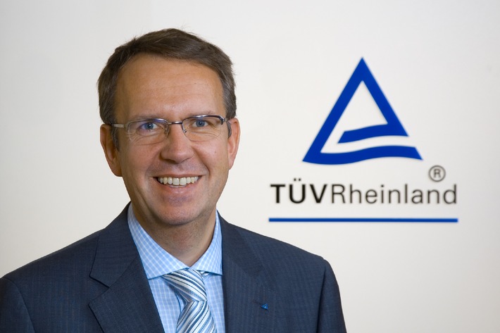 Hartmut Müller-Gerbes leitet den AUTO BILD TÜV-Report