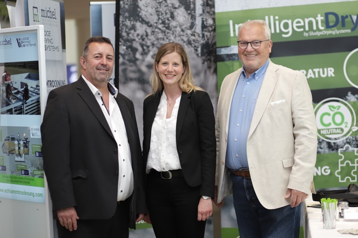 von links: Geschäftsführung Felix Hellmuth (SDS), Projektleitung Nina Pesic und Geschäftsleitung Ludwig Michel (michel gmbh) / Weiterer Text über ots und www.presseportal.de/nr/179333 / Die Verwendung dieses Bildes für redaktionelle Zwecke ist unter Beachtung aller mitgeteilten Nutzungsbedingungen zulässig und dann auch honorarfrei. Veröffentlichung ausschließlich mit Bildrechte-Hinweis.