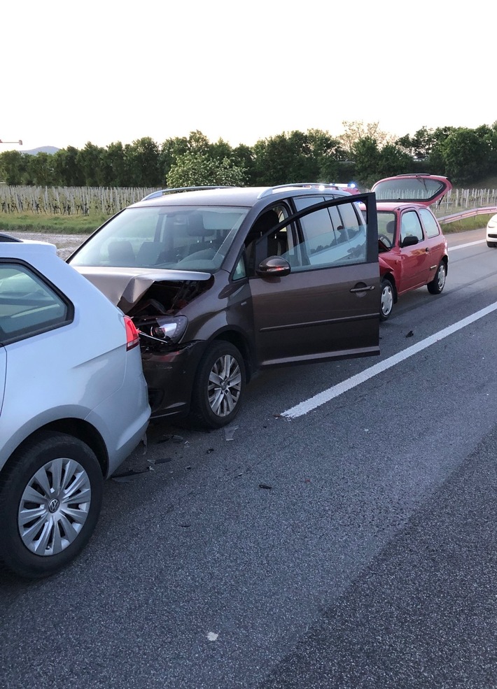 POL-PDLD: Neustadt - A65 infolge Unfall voll gesperrt