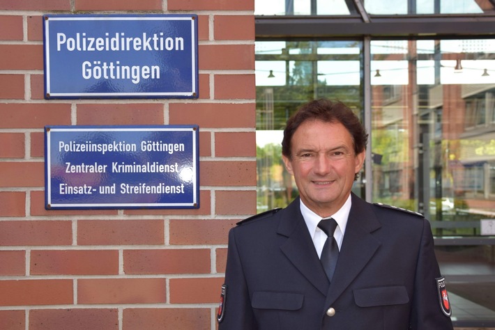 POL-GOE: Nach 45 Jahren im Dienst der Polizei: Bezirkspersonalratsvorsitzender Michael Bersenkowitsch geht in den Ruhestand