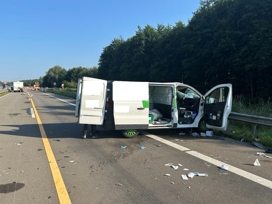 POL-WL: Schwerer Verkehrsunfall auf der A 39 mit Vollsperrung der Autobahn