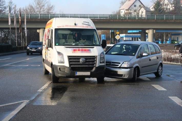 POL-PDKL: Vorfahrt missachtet - Unfall verursacht
