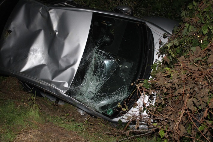 POL-COE: Senden, Bösensell, Kley/Betrunken Auto gefahren-Fahranfänger und Mitfahrer bleiben bei Unfall unverletzt