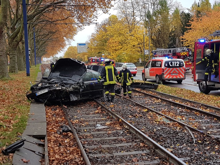 FW-DO: 25.10.2020 Verkehrsunfall und Kohlenmonoxidausströmung