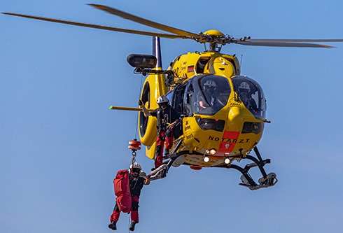 Windentraining der ADAC Luftrettung aus Sande