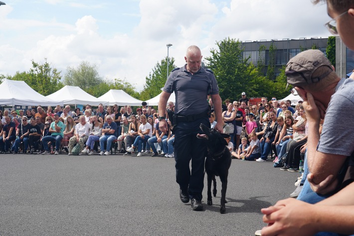 HZA-SW: Eindrücke von einer rundum gelungenen Veranstaltung - Impressionen zum Tag der offenen Tür des Hauptzollamts Schweinfurt