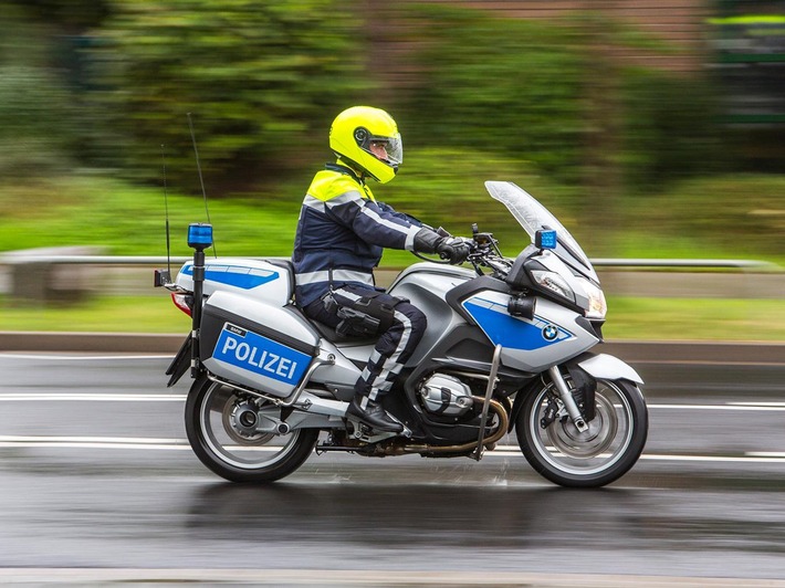 POL-ME: Roller-Fahrer entzieht sich Polizeikontrolle - Hilden - 2201035