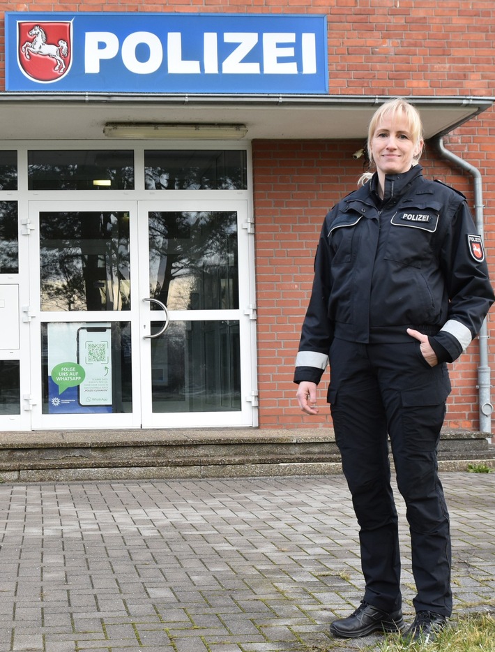 POL-CUX: Vorübergehender Wechsel an der Spitze des Polizeikommissariats Schiffdorf - Polizeihauptkommissarin Yvonne Totz übernimmt die Leitung Schiffdorf (Foto im Anhang)