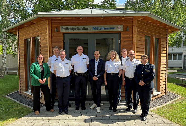 POL-GI: Landkreis Gießen: Neue Schutzfrau und neuen Schutzmann vor Ort ins Amt eingeführt