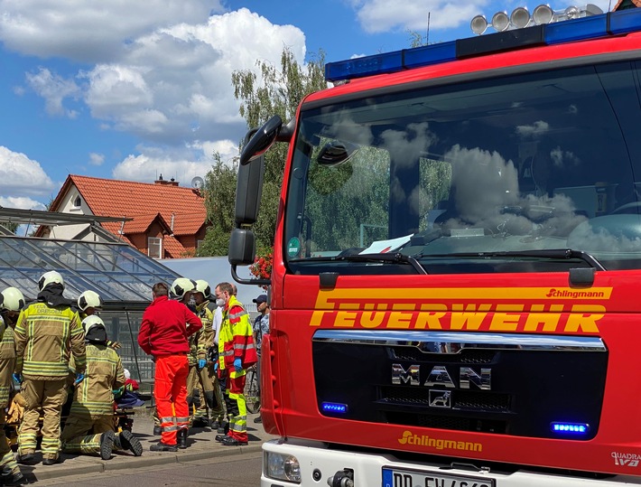 FW Dresden: Eine verletze Person nach Verkehrsunfall