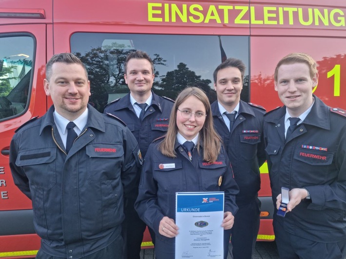 FW-WRN: Eine Flut an Ehrungen und Medaillen für die Mitglieder der Freiwilligen Feuerwehr Werne