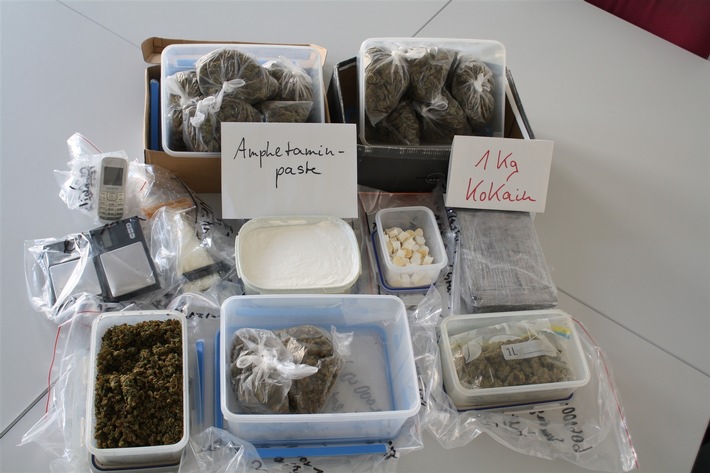 POL-RBK: Rheinisch-Bergischer Kreis - Drogenhändler in Haft - größere Menge Drogen beschlagnahmt