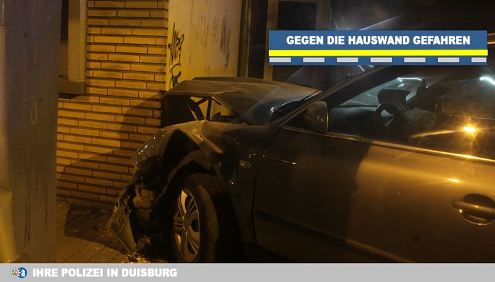 POL-DU: Fahrn: Autofahrer missachtet Polizei und fährt gegen ein Häuserwand
