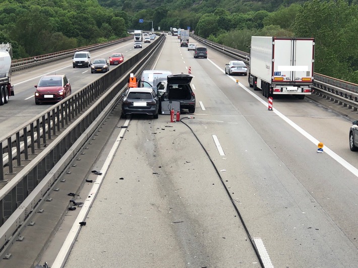 POL-VDMZ: Verkehrsunfall mit erheblichem Rückstau