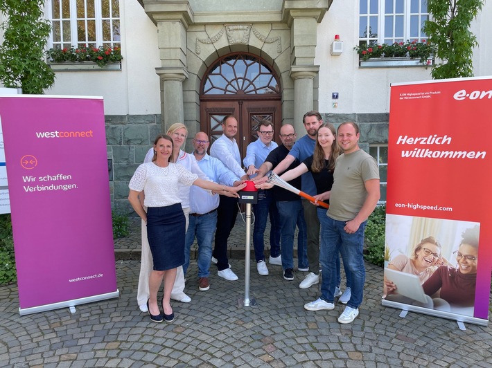 Gemeinde Lippetal und Westconnect nehmen Glasfasernetz in Betrieb