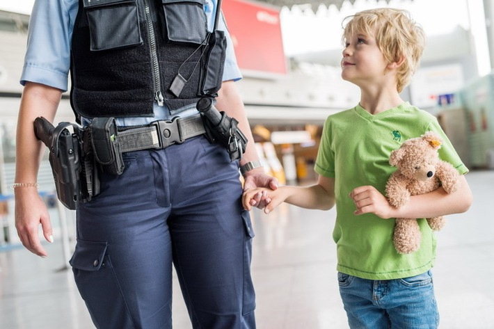 BPOL NRW: Bundespolizei führt bahnreisende Familien wieder zusammen