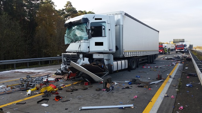 POL-PDKL: A6/Bruchmühlbach-Miesau, Stauende zu spät erkannt-1 Leichtverletzter