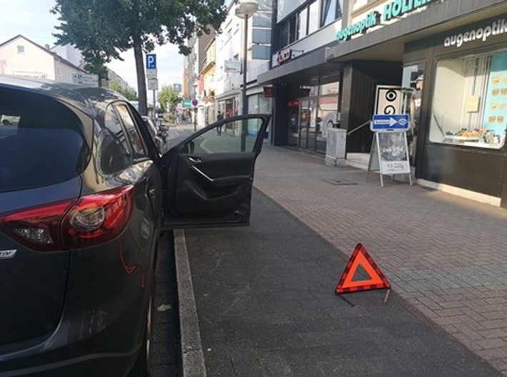 POL-ME: "Dooring-Unfall": 63-jährige Radfahrerin musste ins Krankenhaus - Langenfeld - 2308074