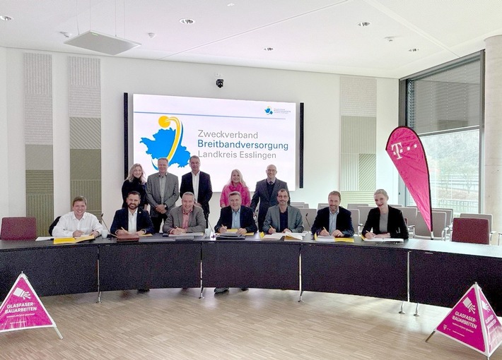 Geförderter Glasfaserausbau im Landkreis Esslingen: Zweiter Zuwendungsvertrag unterzeichnet