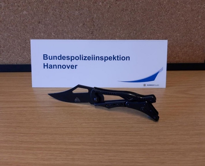 BPOL-H: Angriff mit Messer: Mit Haftbefehl gesuchter Mann versucht auf Kontrahenten einzustechen