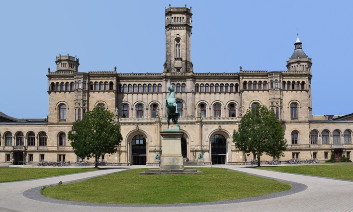 Pressemitteilung Nr. 047/2025 der Leibniz Universität Hannover   Vom Schloss zum Marstall und über den Conti-Campus